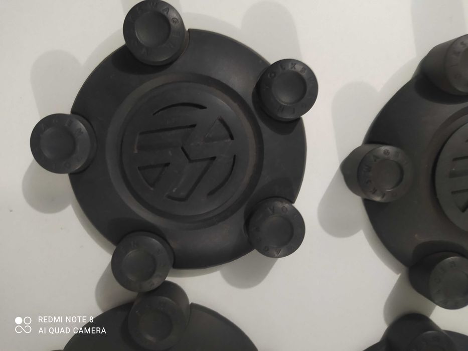 Колпаки на дисках гольф оригинал все 4 штук!!!