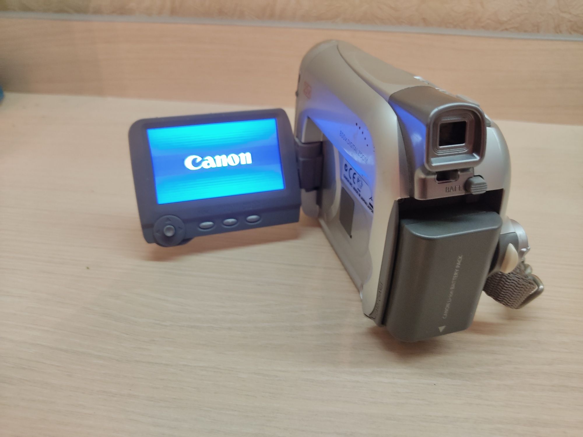 Canon  MV940                        .