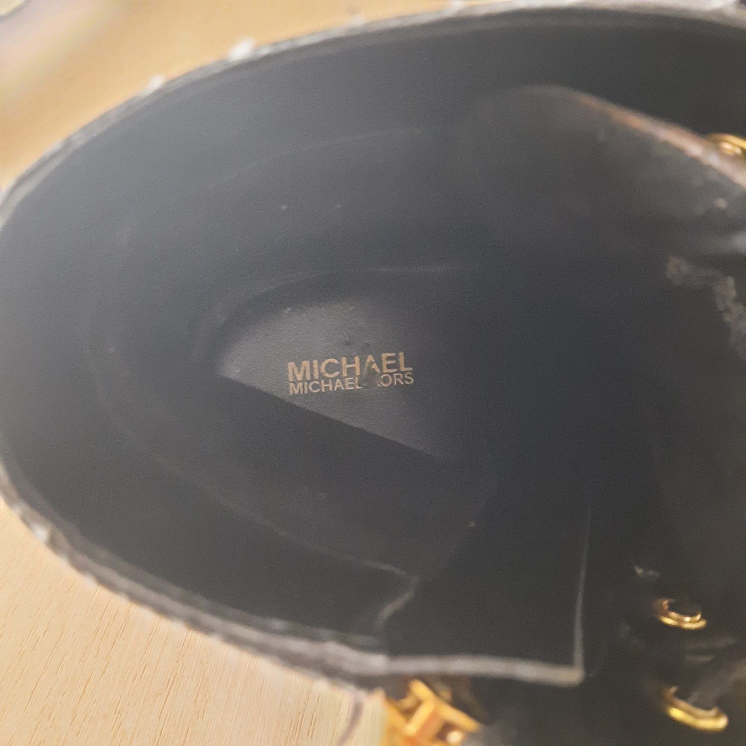 Женские ботинки темно-коричневые кожаные,бренд MICHAEL KORS.39размер.