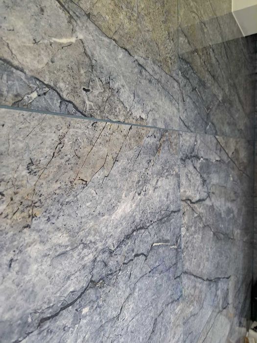 3,5szt płytek niebiesko-granatowe oraz 3szt białe mat w macie 120x60