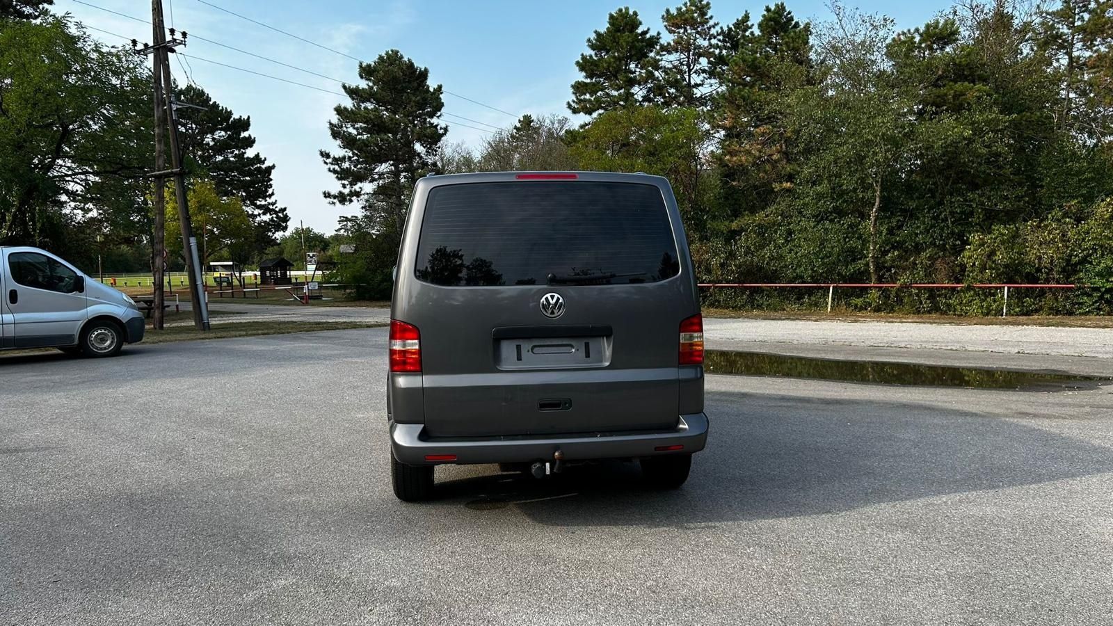 VW Transporter Caravelle T5 1.9TDI 102KM 9 osobowy doinwestowany