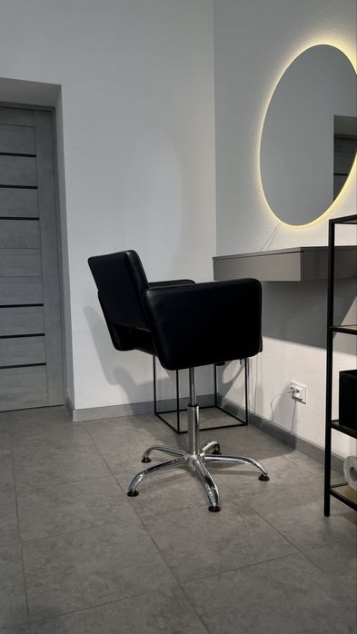 Здається в оренду робоче місце для бровіста / візажиста в студії краси