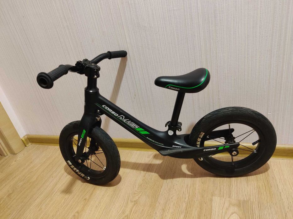 Продам вживаний Велобіг Corso 55960 біговел колеса 12" магнієва рама