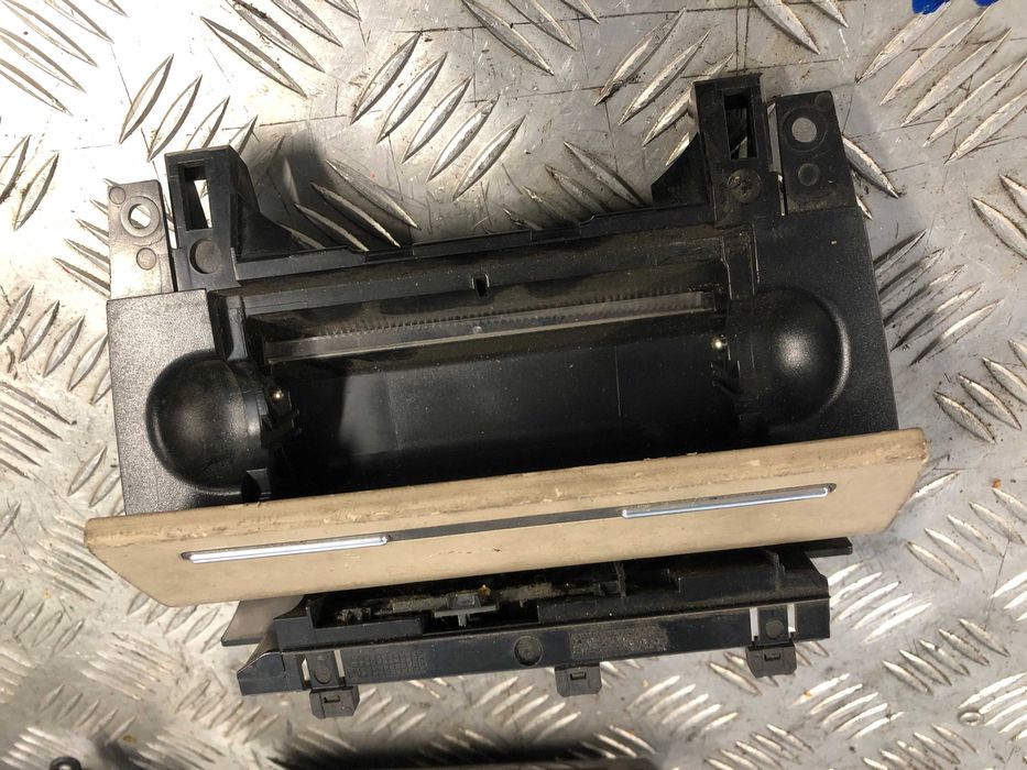 Popielniczka przód Audi A4 B6