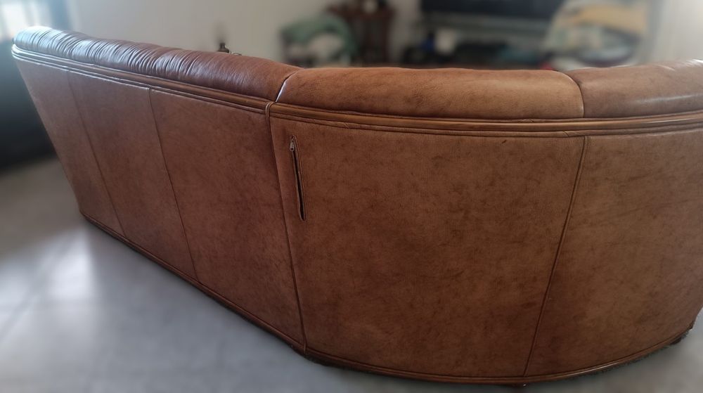 Sofá de canto em pele