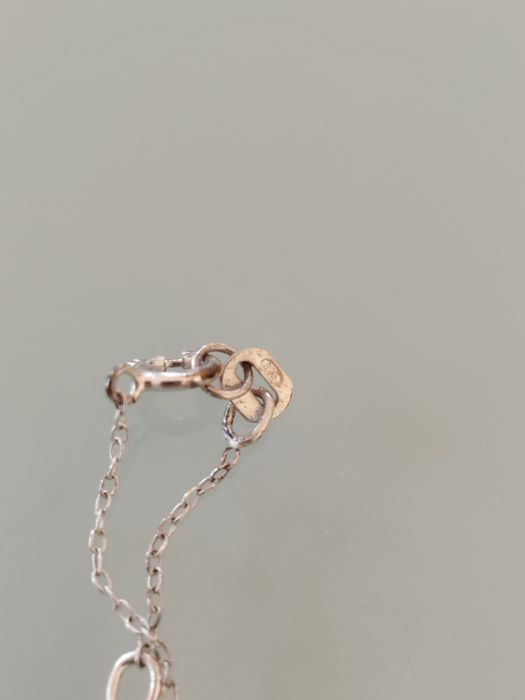 Lindo colar de prata com cruz