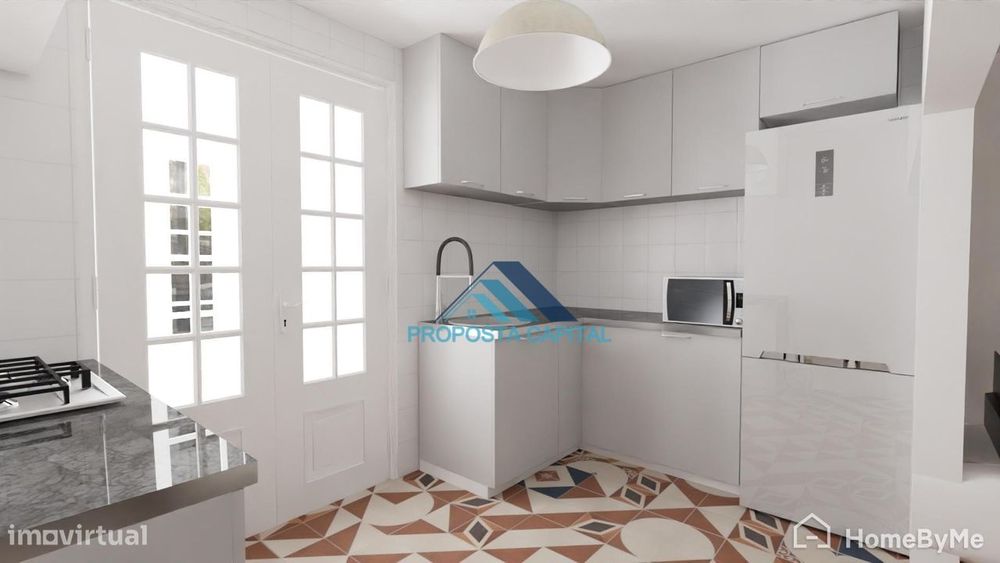 Apartamento T1 com pátio de 22 m2 - Para Recuperação Total