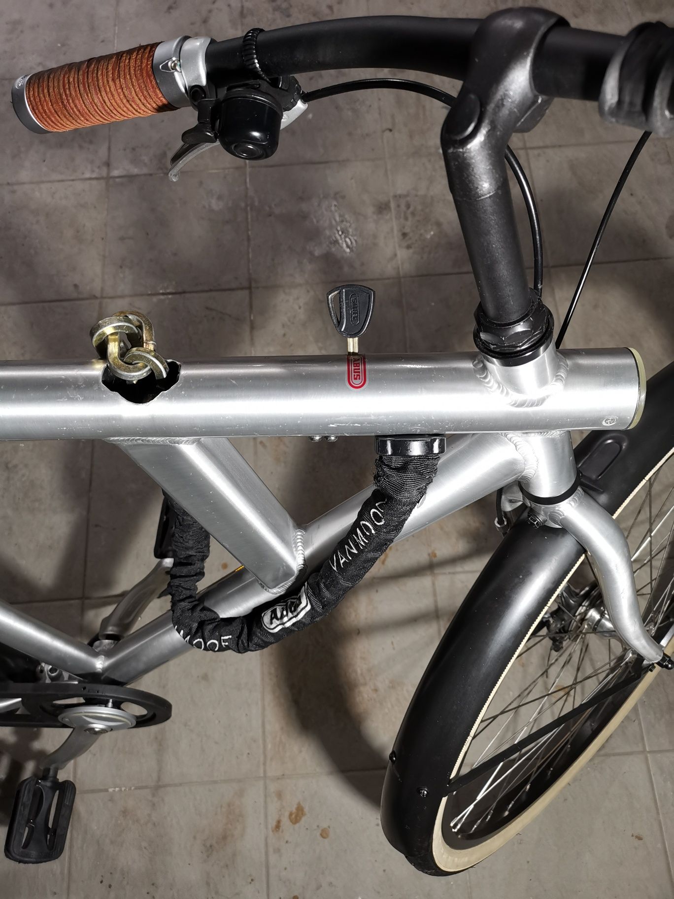 Rarytas, VANMOOF 5 z ABUS chain, 7 bieg., siodło i gripy BROOKS- 1400.