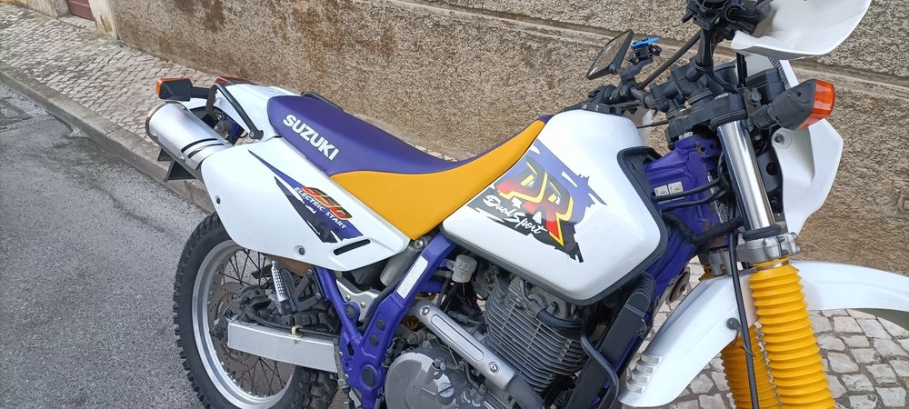 Suzuki Dr 650 se 
Ano 1997
Km 32650 reais 
Revisão feita,válvulas