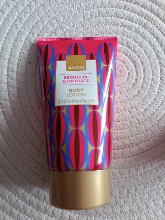 Balsam Avon berries on chocolate