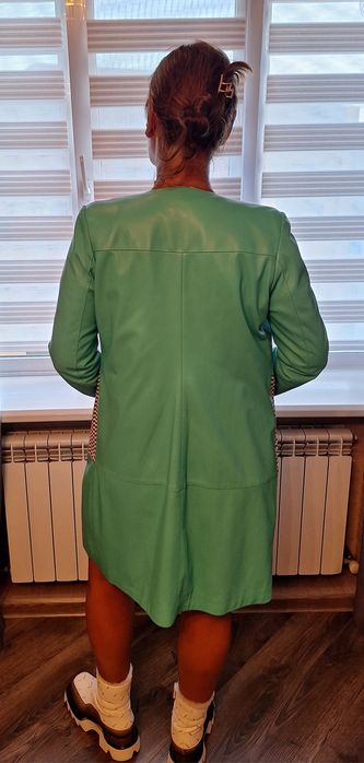 Шкіряний сюртук PONTOMK кольору ніжної м'яти з орнаментом