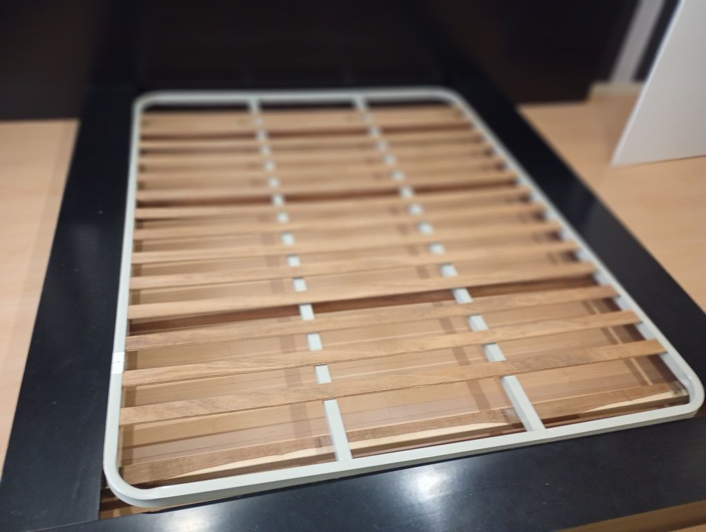Cama de casal com estrado