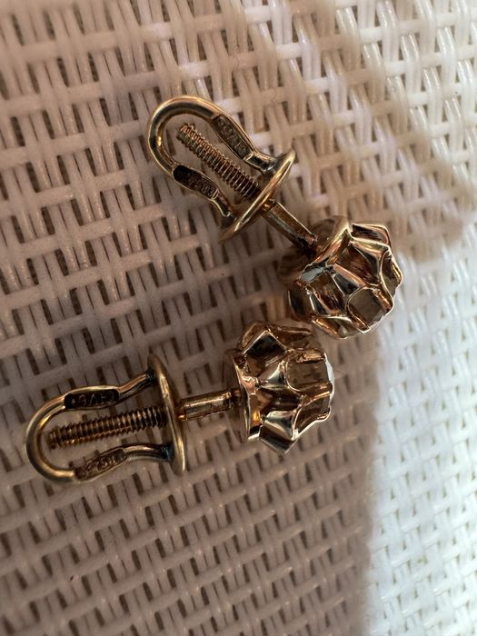 Золотые серьги гвозьдики с бриллиантами  ссср 583  0.80 ct  Якуты