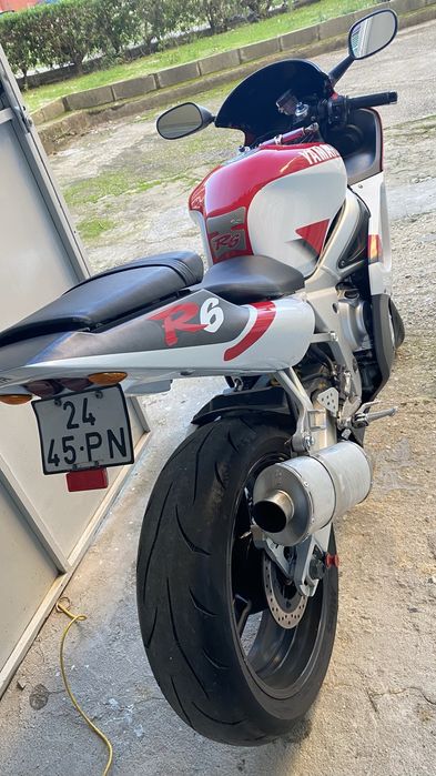 Yamaha YZF R6 (RJ03) de maio 2000