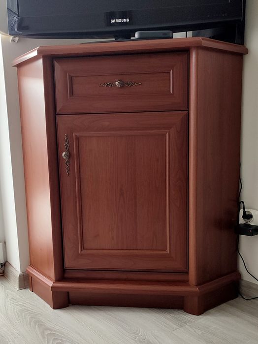 Komoda narożna Kent z drzwiami i szufladą