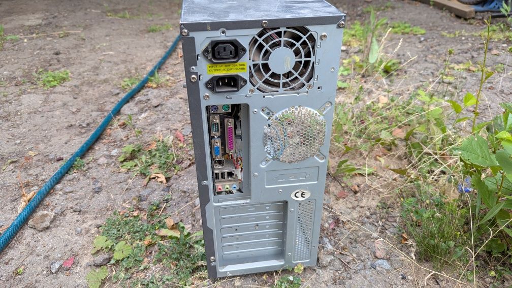 Материнская плата Gigabyte GA G31M - ES2C ddr 11800 + блок питания и с