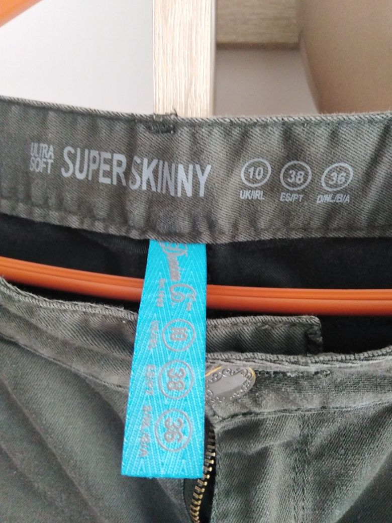 Spodnie damskie zielone Super Skiny, Denim Co