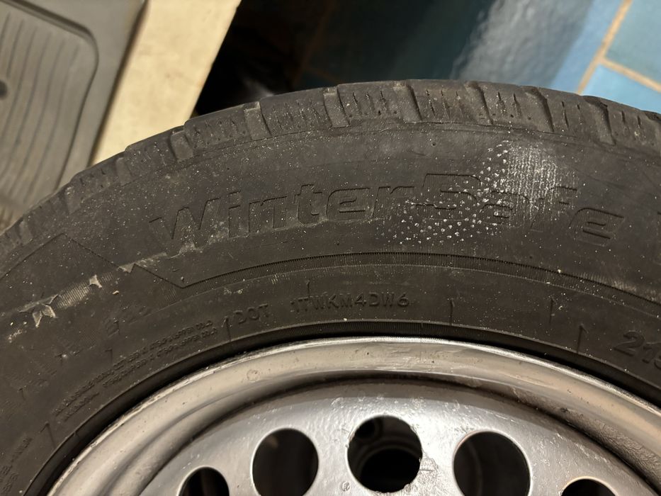 Диски Volkswagen Transporter 5 120 16 на зимовій гумі 216 65 16C