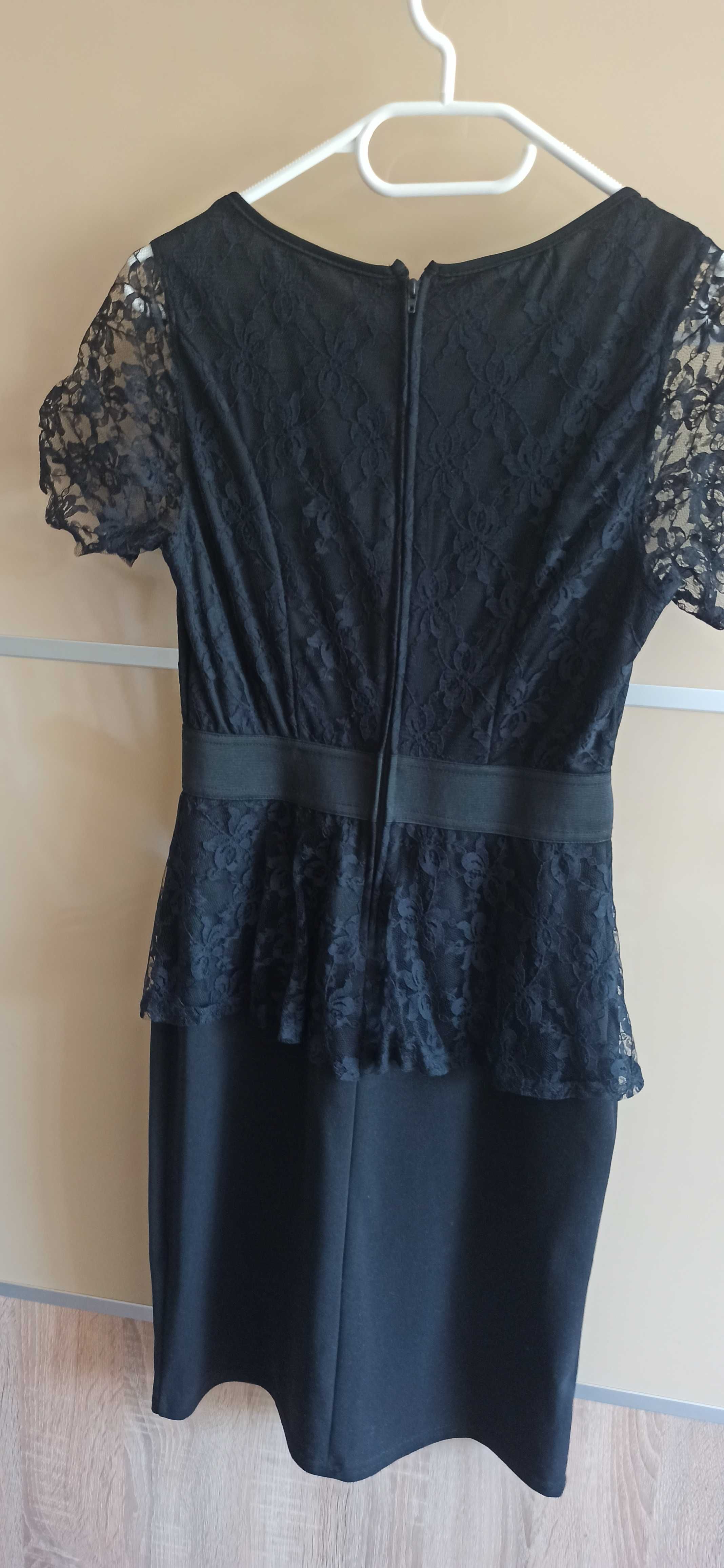 Czarna sukienka z koronką r. 38/M