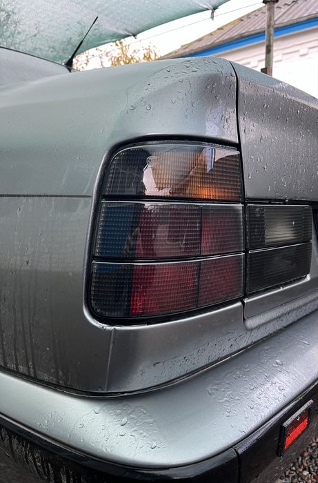 Фонарі Hella Black на Е34