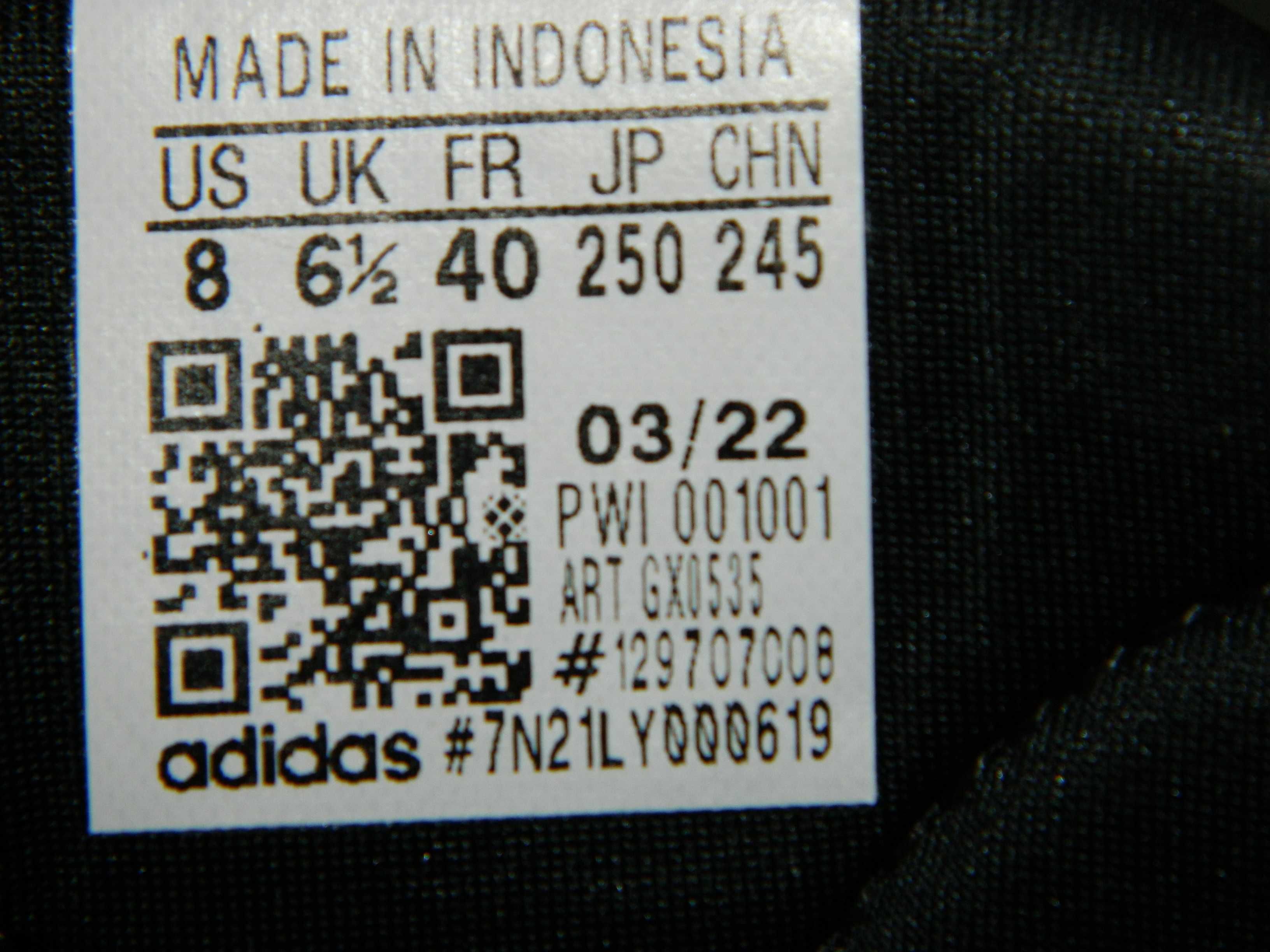Кроссовки Adidas (оригинал) фирменные размер-40 стелька- 25,5см.
