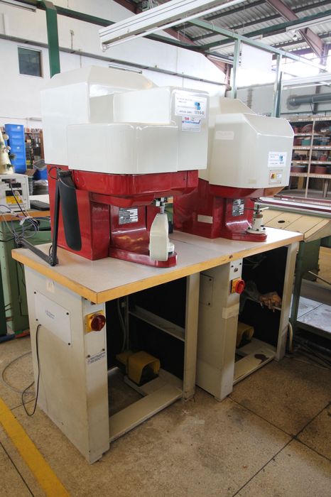 Máquina de ganchos para a indústria do calçado