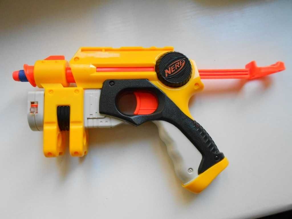 NERF pistolet  NERF FIRESTRIKE laser oryginał