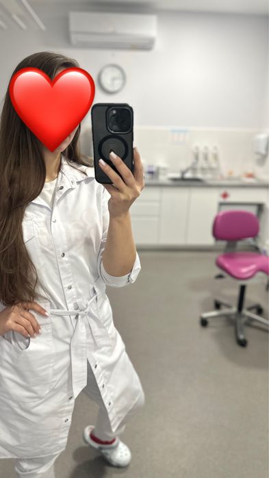 Продам медичний костюм і тапочки