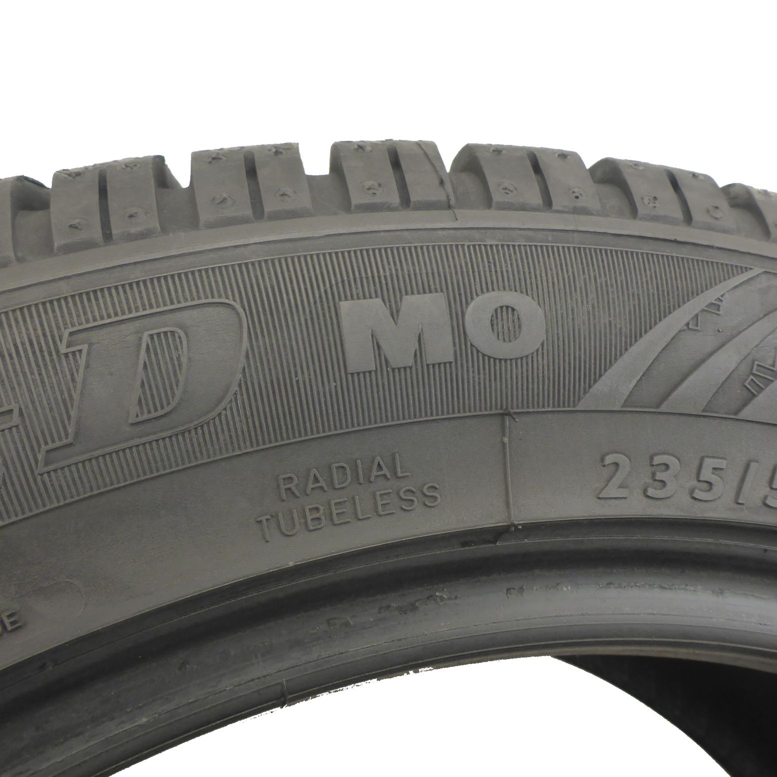 235/50/18 Dunlop 235/50R18 97V SP Sport 4D M0 Zima 2016 7-7,5mm
