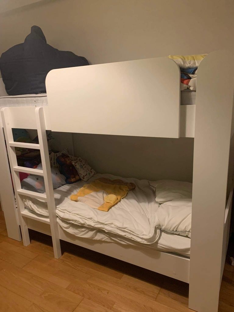 Cama com 2 colchão alta qualidade e bom estado