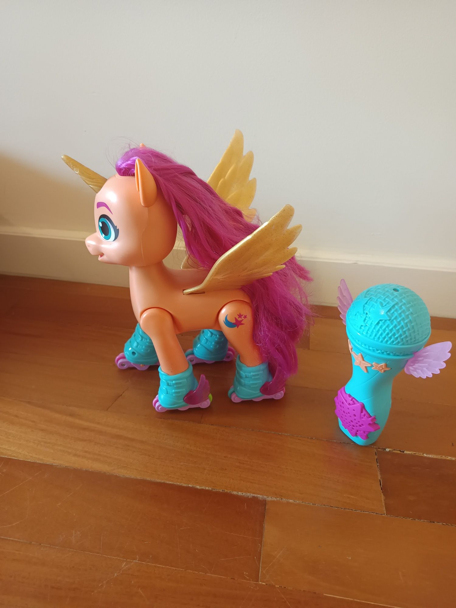 My Little Pony - Sunny canta Inclui 1 pónei, 1 microfone