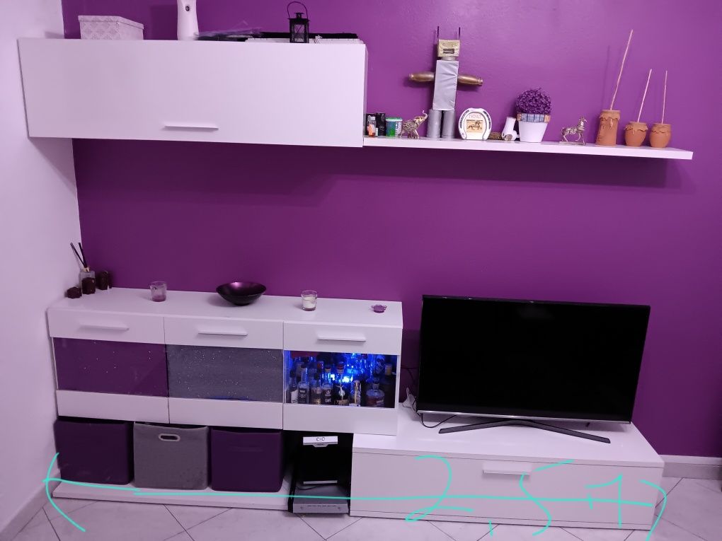 Móvel de sala em ótimo estado
