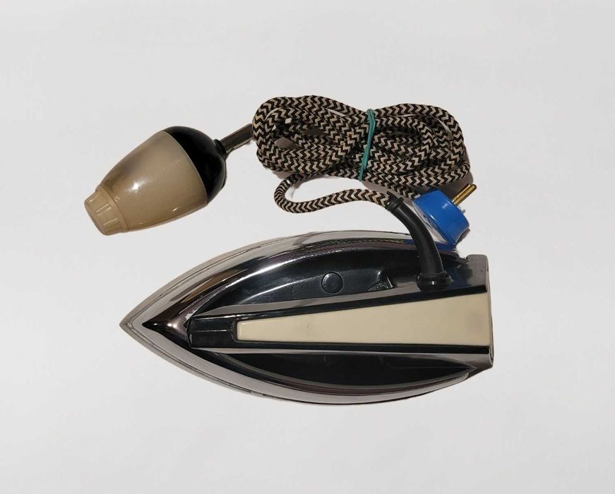 Retro żelazko parowe Elektroutyug UTAP 1000-1.8 ZSRR CCCP PRL lata 70