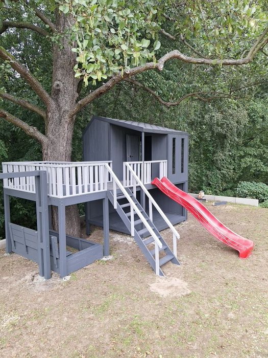 Place zabaw dla dzieci, domek