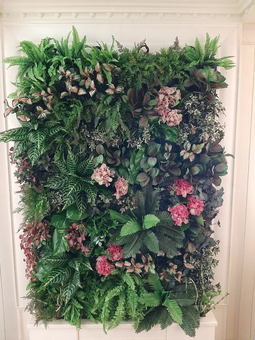 Зелені стіни зі штучних рослин.Озеленення.Флористика..