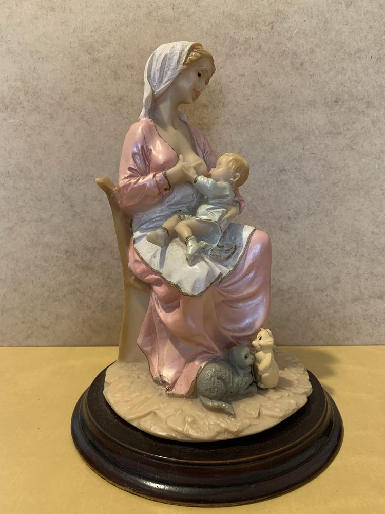 Estatueta mãe e filho