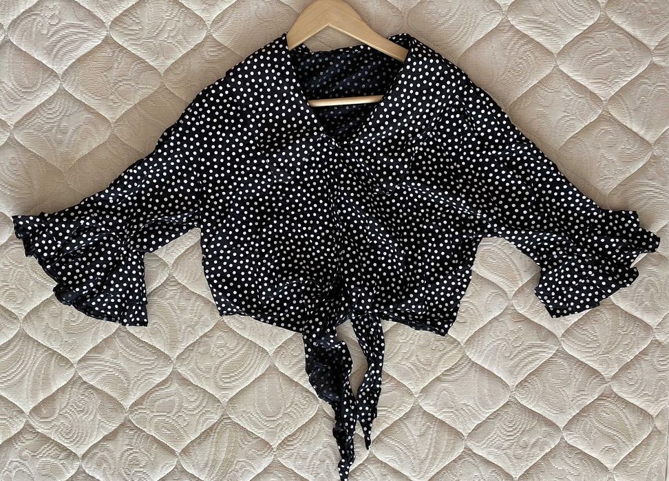 Blusa crooped pontilhada da Pimkie