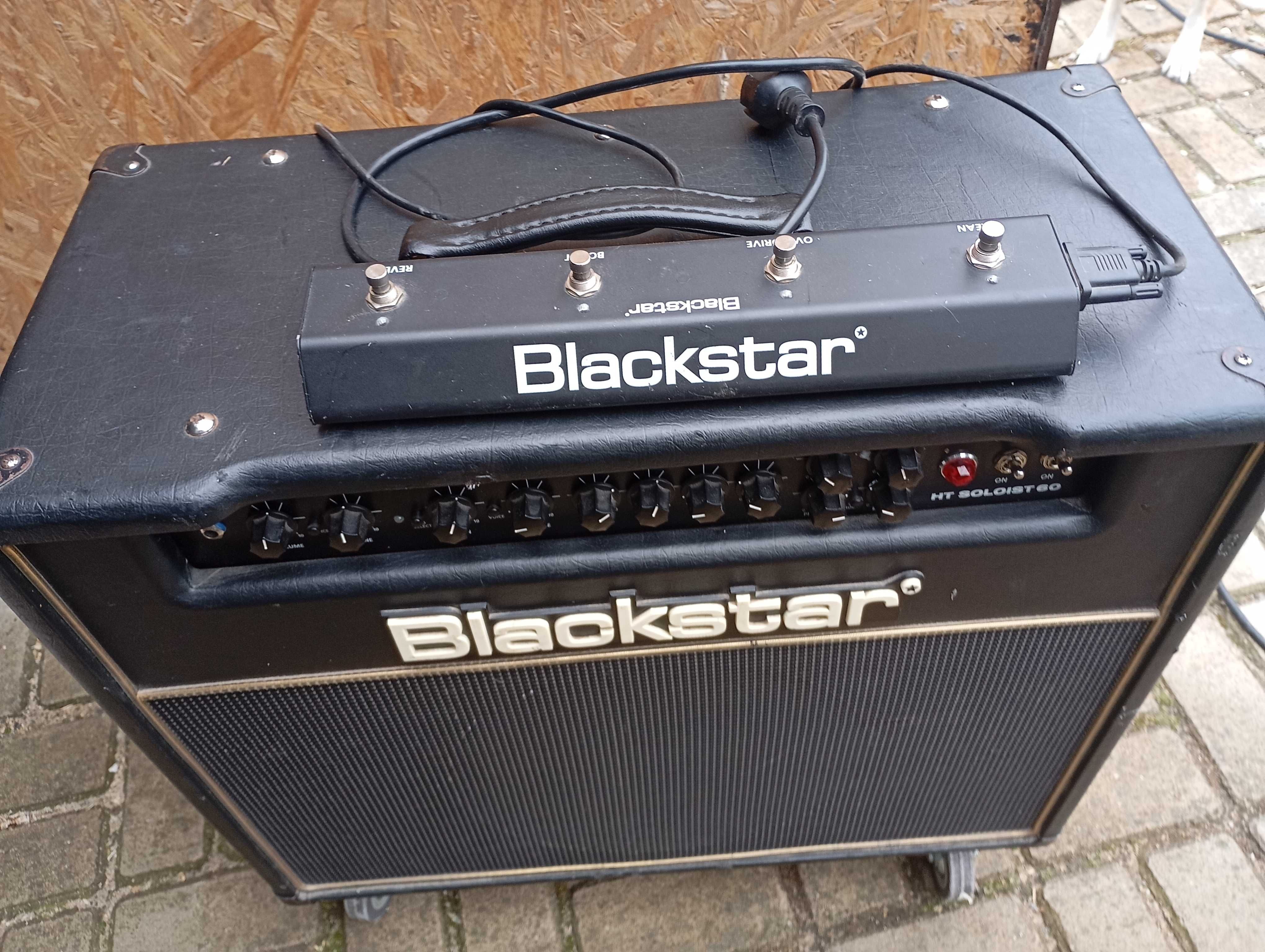 Sprzedam gitarowy wzmacniacz lampowy  Black Star Solo 60 w