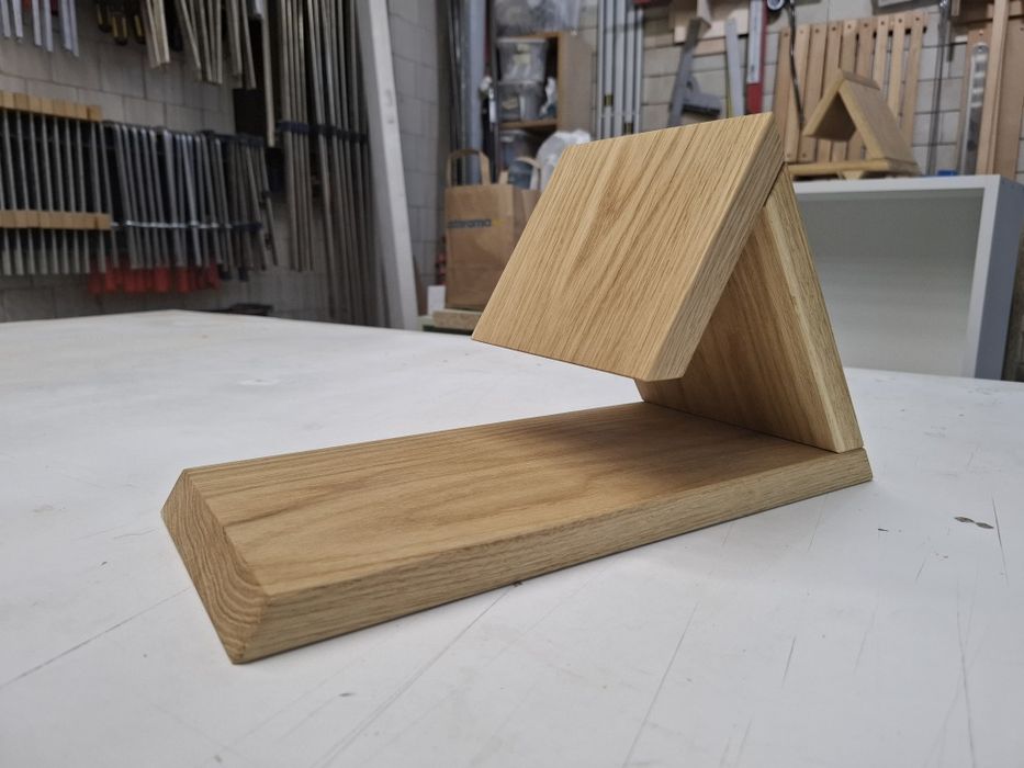 Dwie dębowe podstawki na książkę