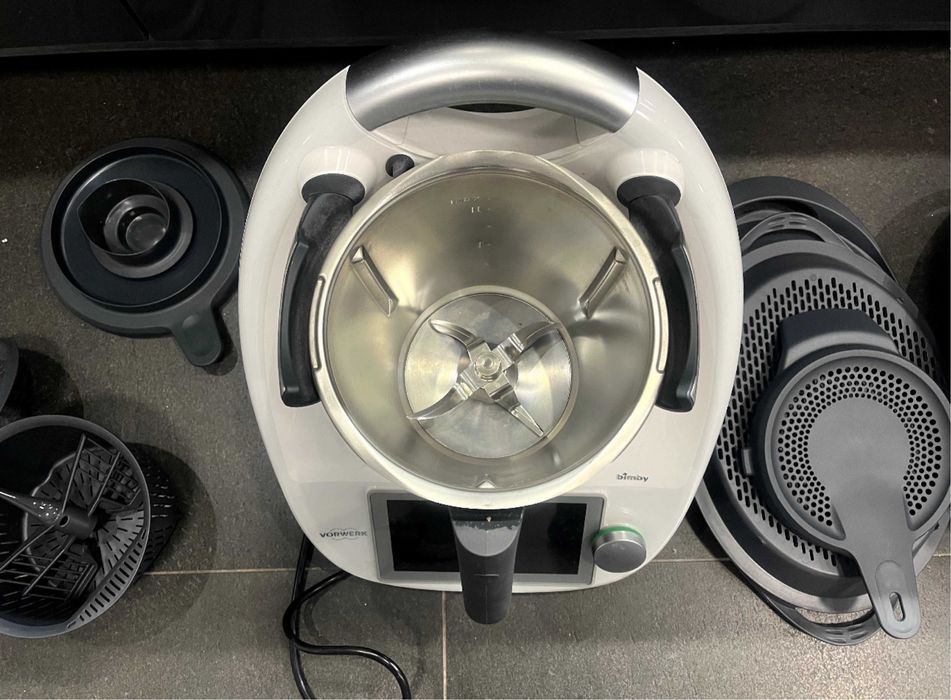 Vendo Bimby TM6 como nova e com todos acessorios.