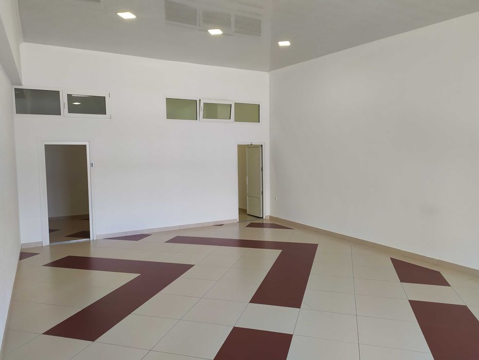 Залишилося одне приміщення 50 м2 Оренда комерція  Головна 246Р