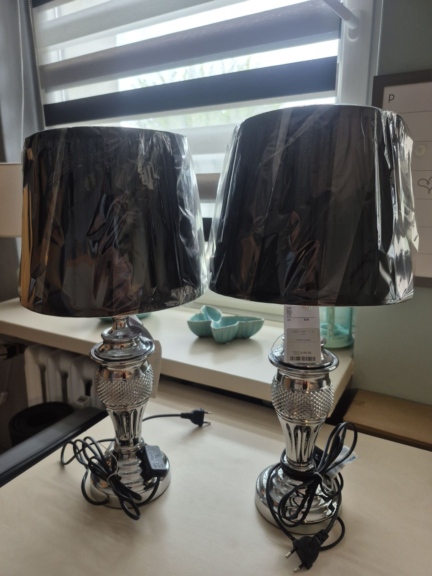 Nowe lampy z czarnym abażurem