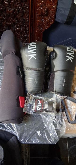 Kick boxing luvas e caneleiras