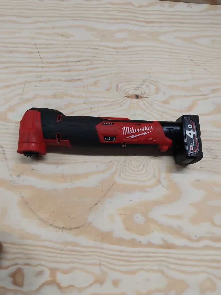 Milwaukee M12 FMT urządzenie wielofunkcyjne z akumulatorem  2Ah