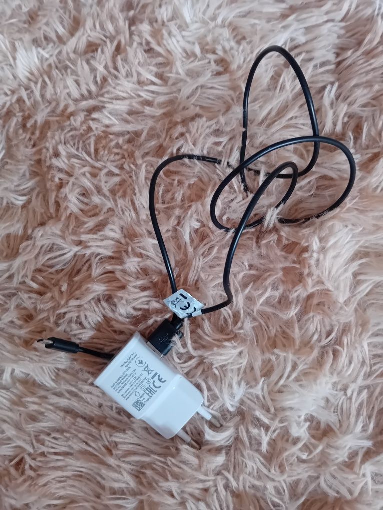 Ładowarka USB z nowym kablem