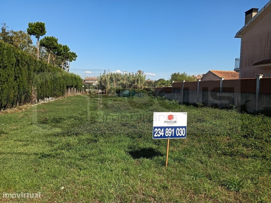 Terreno com 14m de frente Vista Alegre - Ílhavo
