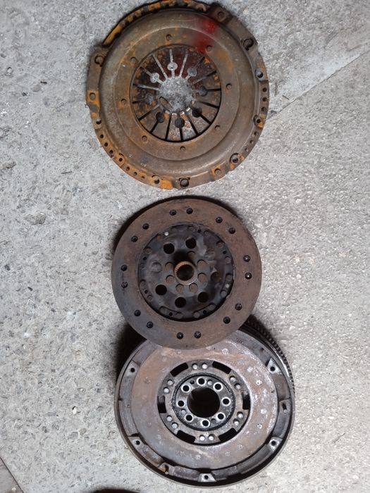 Маховик демферний мерседес віто 2.3