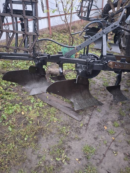 Плуг до трактора.ПЛН 2-35,для китайця,з передплужниками.
