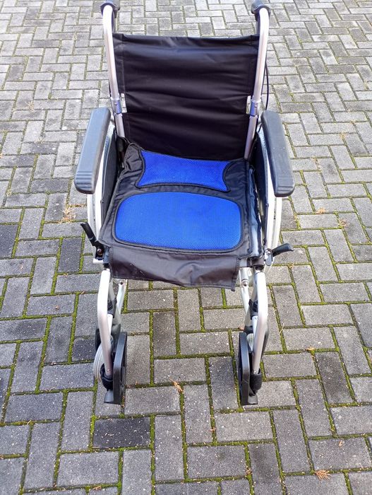 Sprzedam nieuszkodzony nieużywany wózek spacerowy inwalidzki