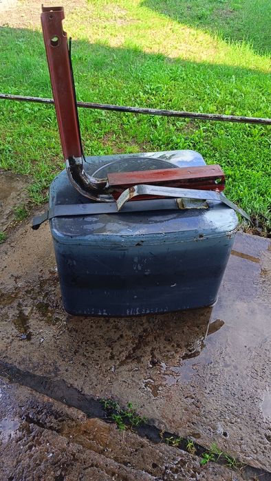 Частина паливного  бака Рено